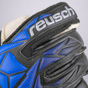 Reusch Attract ReGrip Goalkeeper Gloves for Men and Women, 5470555