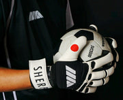 Immediate Shipping Sherpa Goalkeeper Gloves Engine Soccer Futsal